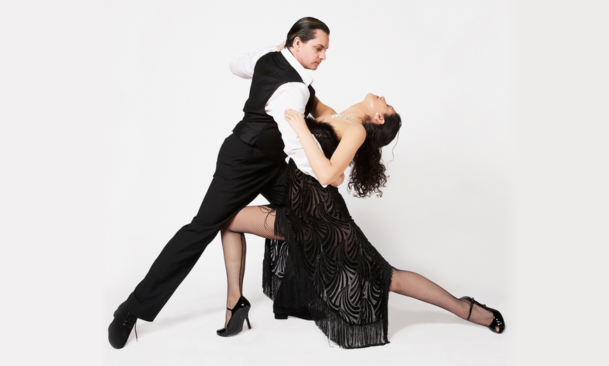 What Makes a Salsa Dancer Stand Out On The Dance Floor?